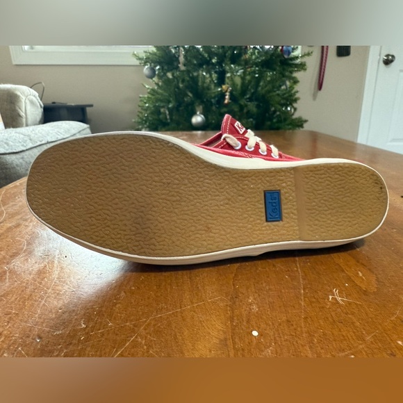 Women’s Keds Taylor Swift Red Edition - Picture 6 of 10